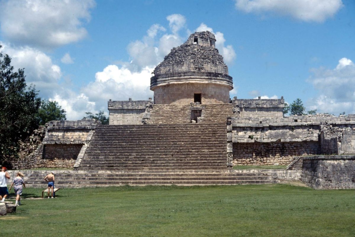 Maya obsservatory Chichen Itza
